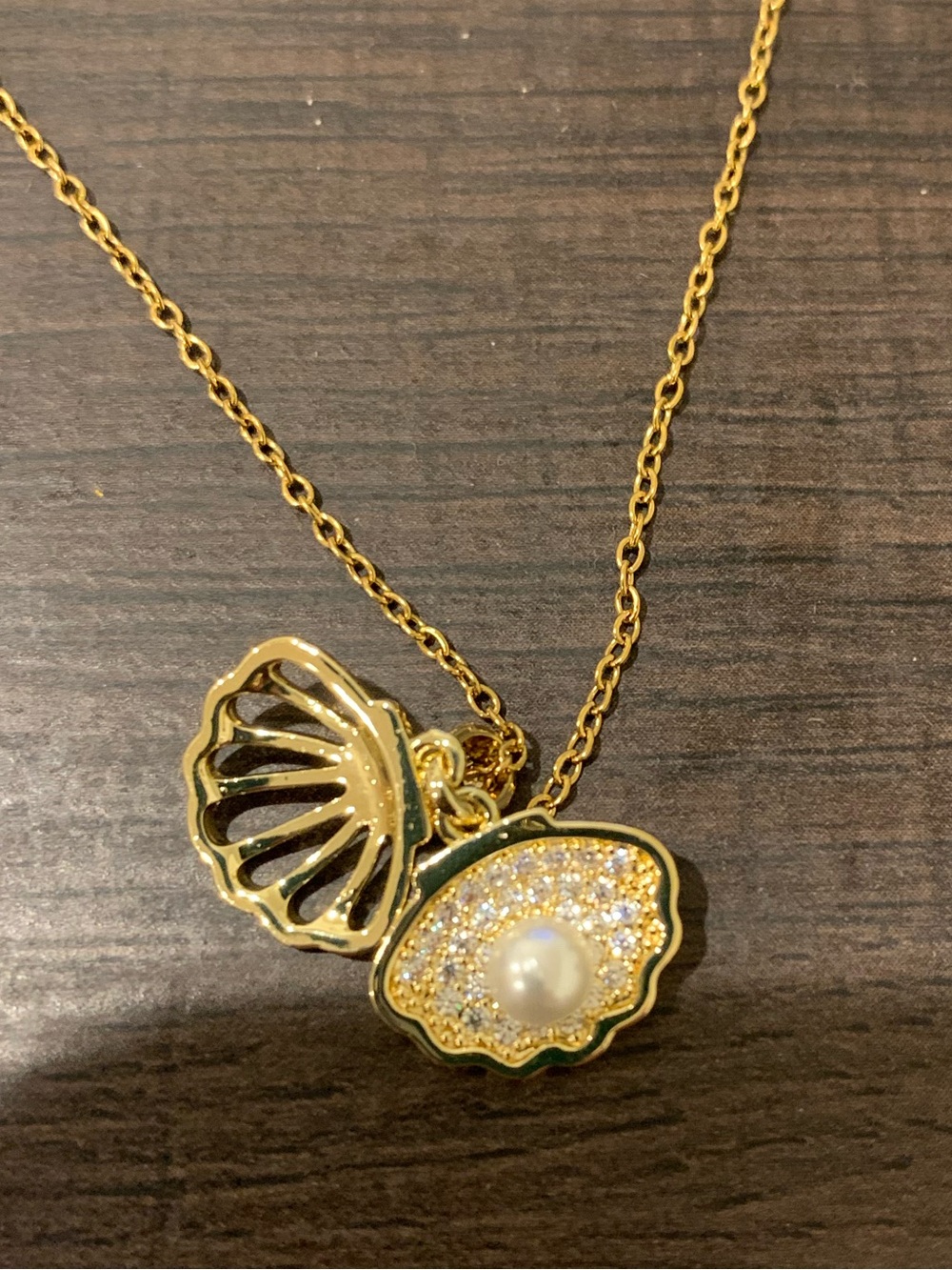 Pearl Shell Pendant Necklace - Elegant Women's Jewelry-NEW